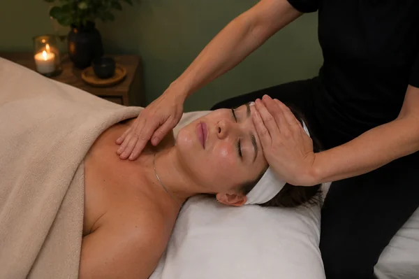 Reiki energy healing facial treatment at Li's Spa in Redmond, WA